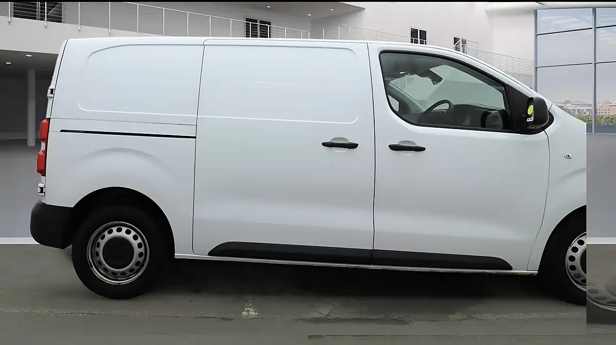 Used 2023 Peugeot Expert Professional Premium+ White - Interior and Exterior details 4