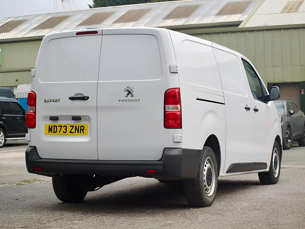 Used 2023 Peugeot Expert Professional Premium+ White - Interior and Exterior details 4