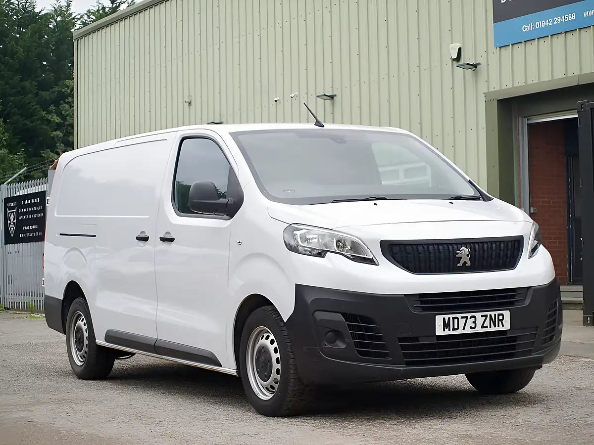 Used 2023 Peugeot Expert Professional Premium+ White - Interior and Exterior details 5