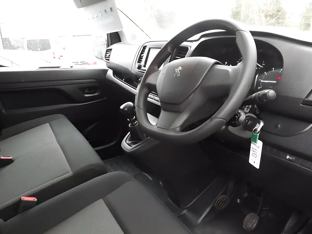 Used 2023 Peugeot Expert Professional Premium + White - Interior and Exterior details 13