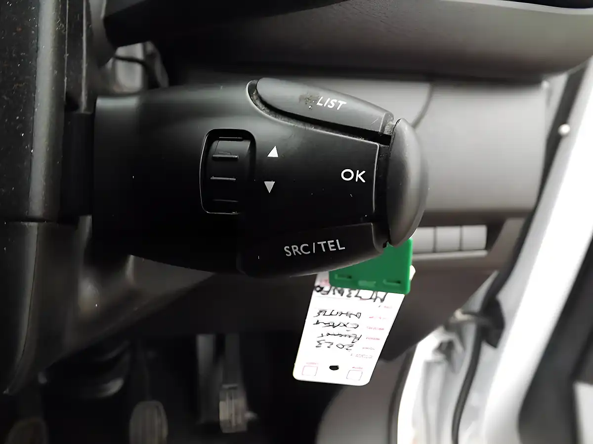 Used 2023 Peugeot Expert Professional Premium + White - Interior and Exterior details 19