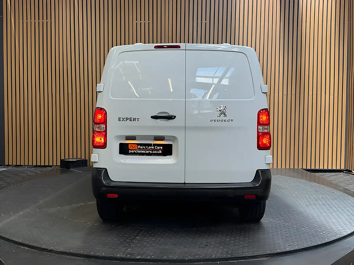 Used 2023 Peugeot Expert Professional Premium White - Interior and Exterior details 4