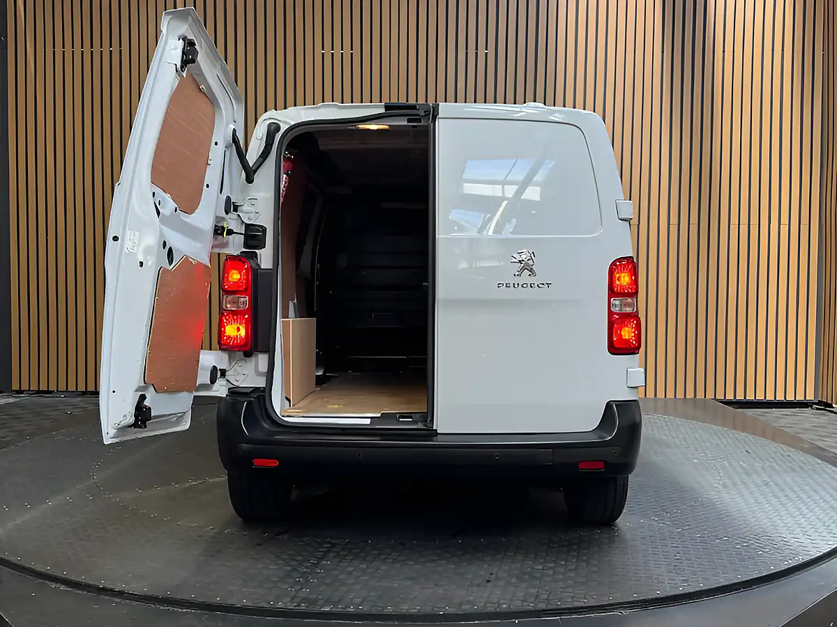 Used 2023 Peugeot Expert Professional Premium White - Interior and Exterior details 5