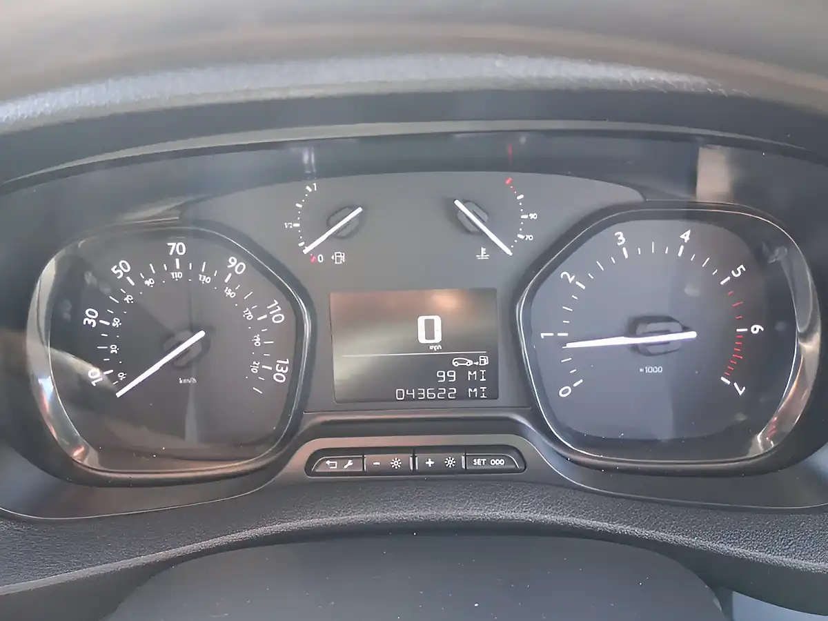 Used 2023 Peugeot Expert Professional Premium White - Interior and Exterior details 14
