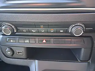 Used 2023 Peugeot Expert Professional Premium White - Interior and Exterior details 19