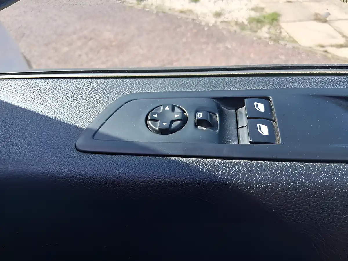 Used 2023 Peugeot Expert Professional Premium White - Interior and Exterior details 20