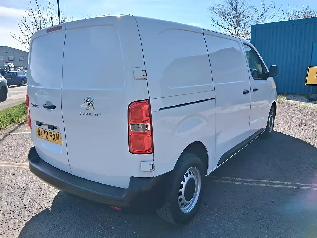 Used 2023 Peugeot Expert Professional Premium White - Interior and Exterior details 5