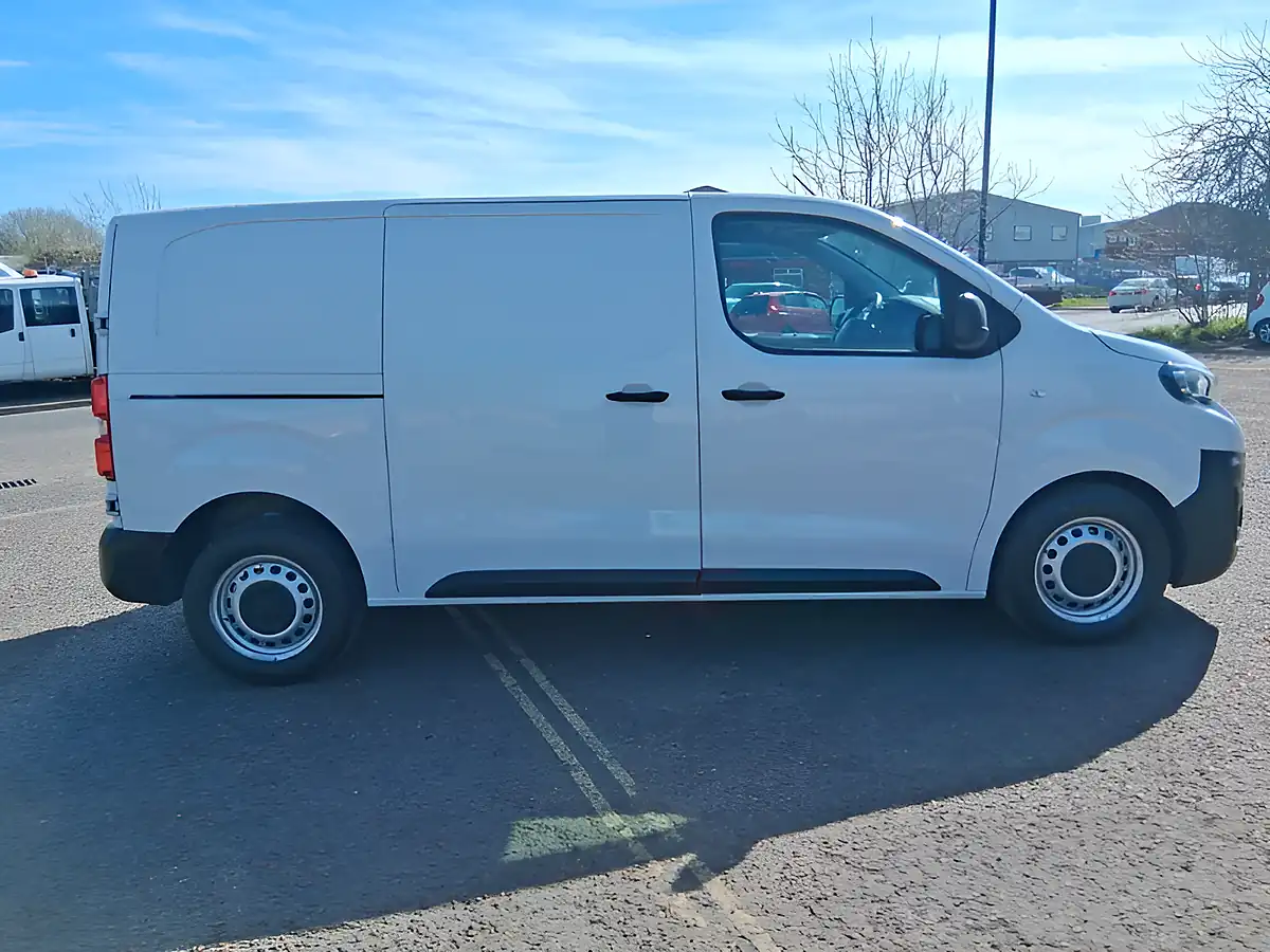 Used 2023 Peugeot Expert Professional Premium White - Interior and Exterior details 6