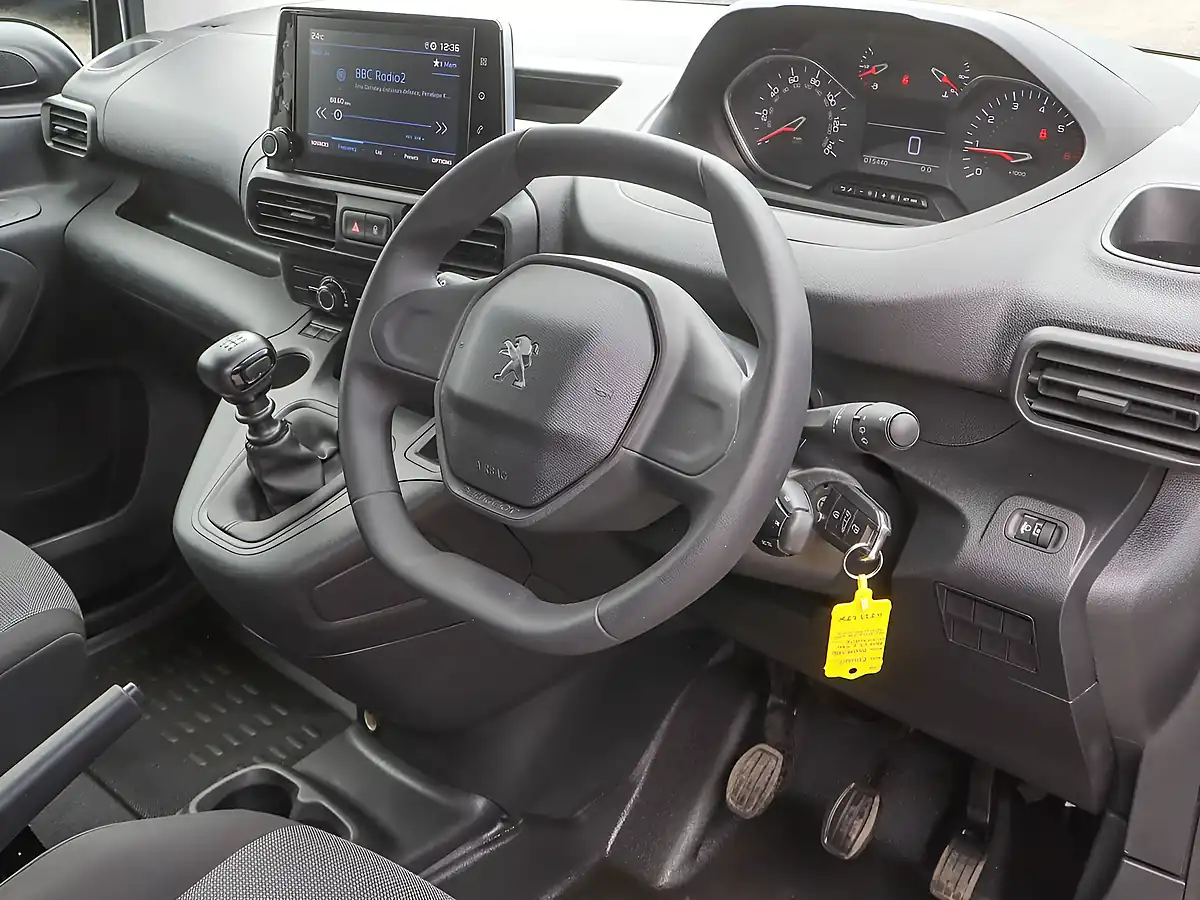 Used 2023 Peugeot Partner 850 Profesional Premium+ Long L2 Ice White - Interior and Exterior details 13