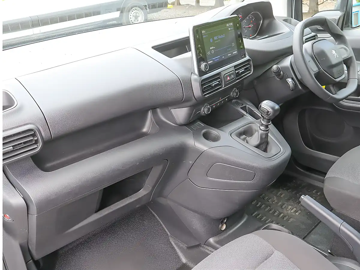 Used 2023 Peugeot Partner 850 Profesional Premium+ Long L2 Ice White - Interior and Exterior details 14