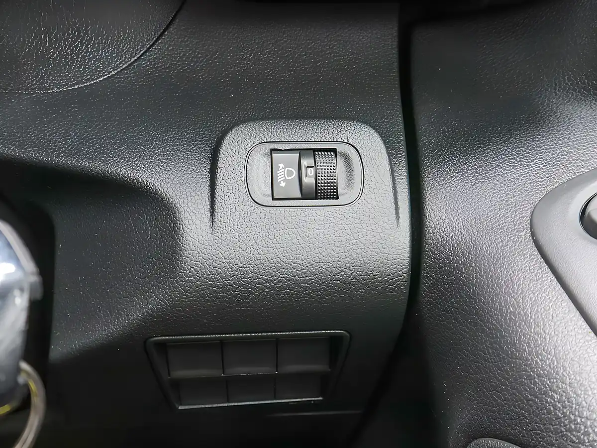 Used 2023 Peugeot Partner 850 Professional Premium+ Ice White - Interior and Exterior details 10