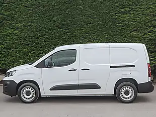 Used 2023 Peugeot Partner 850 Professional Premium+ Ice White - Interior and Exterior details 3