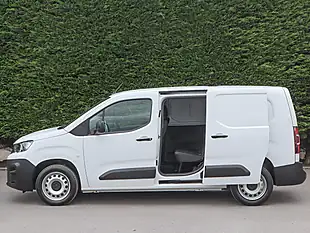 Used 2023 Peugeot Partner 850 Professional Premium+ Ice White - Interior and Exterior details 4