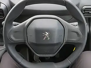 Used 2023 Peugeot Partner 850 Professional Premium+ Ice White - Interior and Exterior details 5