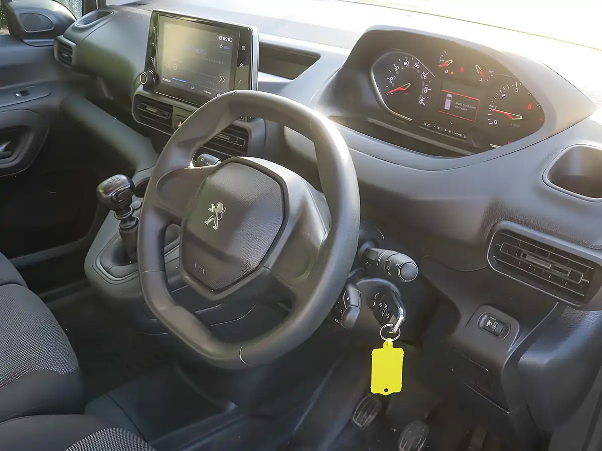 Used 2023 Peugeot Partner 950 Professional Premium + Ice White - Interior and Exterior details 12