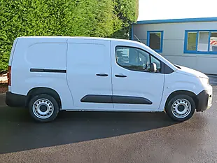 Used 2023 Peugeot Partner 950 Professional Premium + Ice White - Interior and Exterior details 4