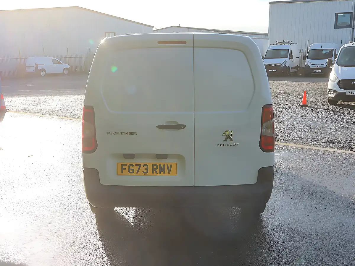 Used 2023 Peugeot Partner 950 Professional Premium + Ice White - Interior and Exterior details 6