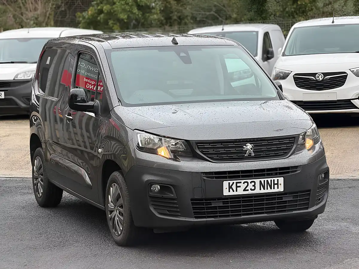 Used 2023 Peugeot Partner Asphalt Premium Grey - Front View