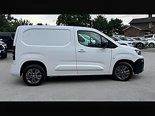Used 2023 Peugeot Partner Asphalt Premium+ Ice White - Interior and Exterior details 10