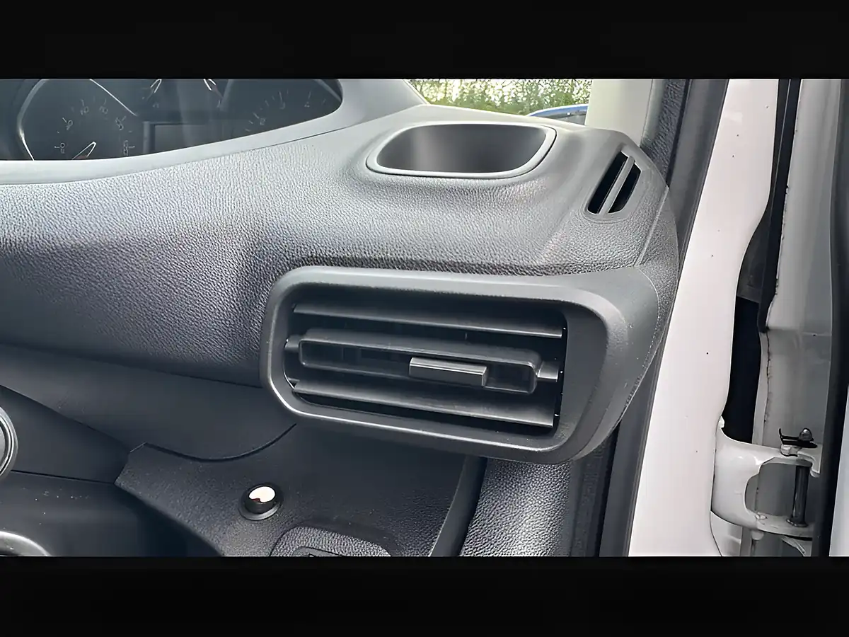 Used 2023 Peugeot Partner Asphalt Premium+ Ice White - Interior and Exterior details 16