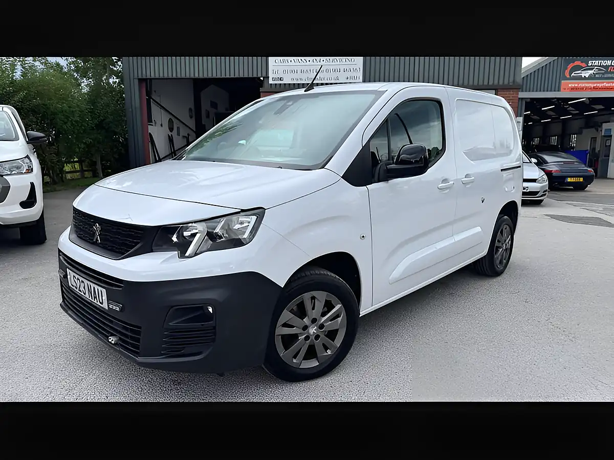 Used 2023 Peugeot Partner Asphalt Premium+ Ice White - Interior and Exterior details 6