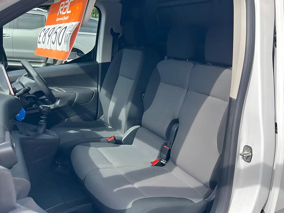 Used 2023 Peugeot Partner Asphalt Premium White - Interior and Exterior details 11