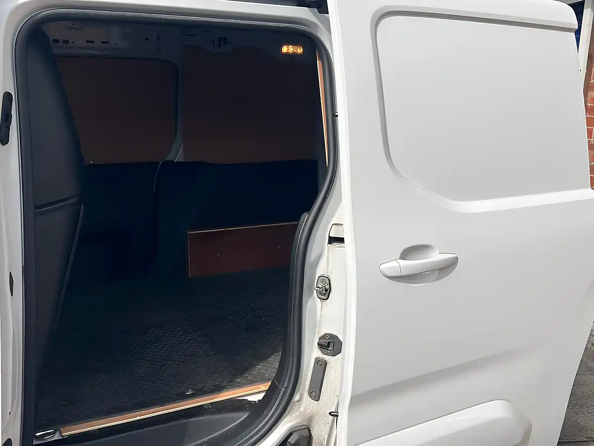 Used 2023 Peugeot Partner Asphalt Premium White - Interior and Exterior details 13