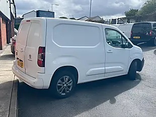 Used 2023 Peugeot Partner Asphalt Premium White - Interior and Exterior details 3