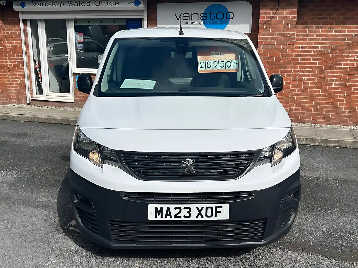 Used 2023 Peugeot Partner Asphalt Premium White - Interior and Exterior details 4