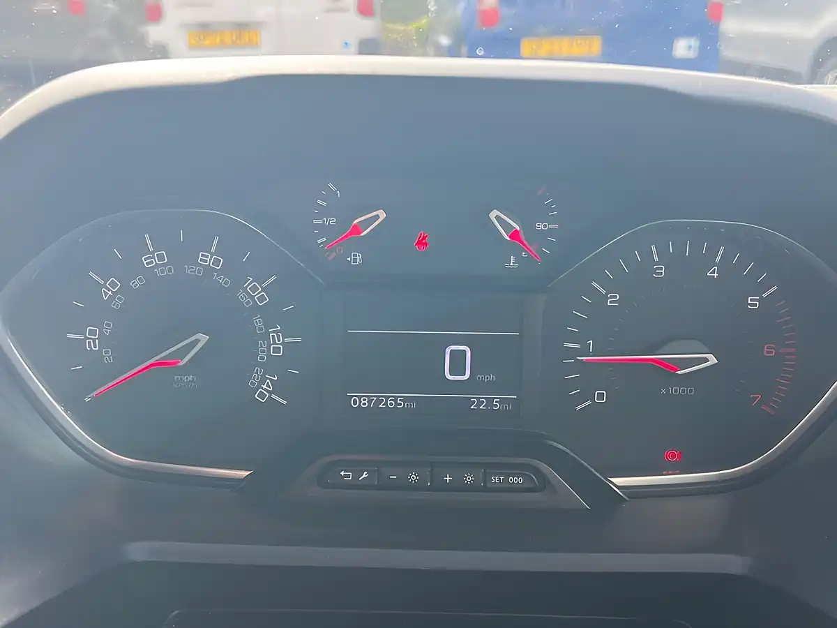 Used 2023 Peugeot Partner Asphalt Premium White - Interior and Exterior details 5