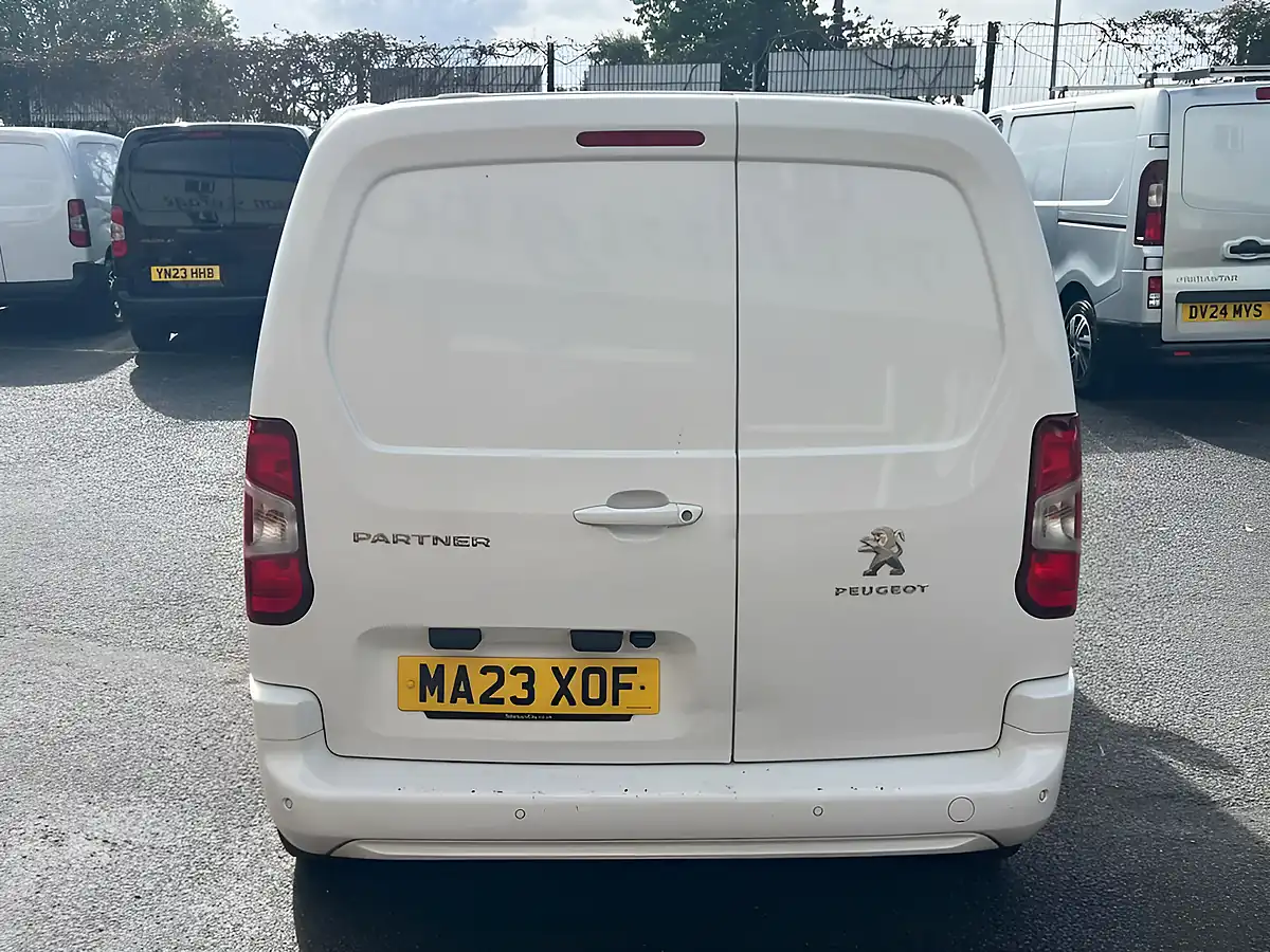 Used 2023 Peugeot Partner Asphalt Premium White - Interior and Exterior details 9