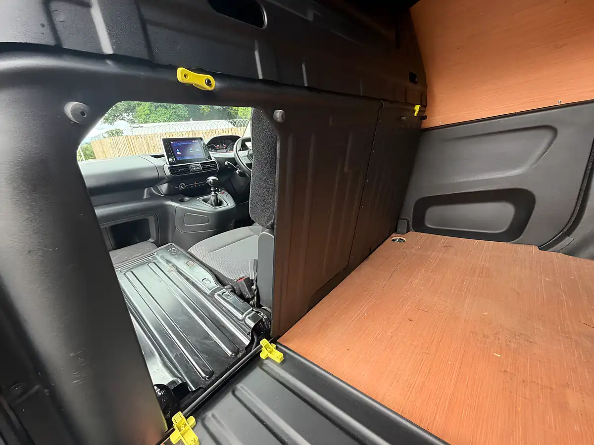 Used 2023 Peugeot Partner Professional Premium+ Black - Interior and Exterior details 20