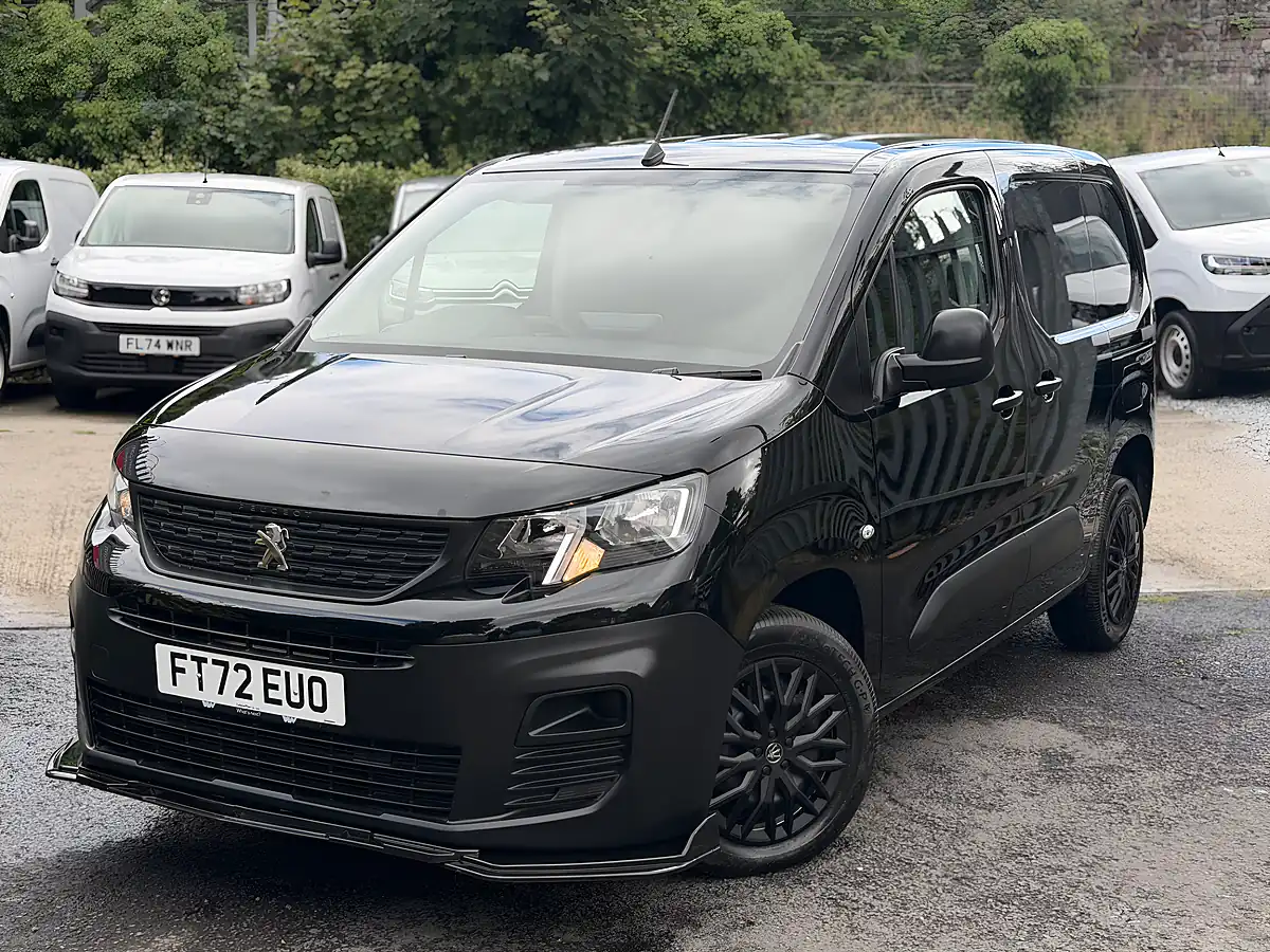 Used 2023 Peugeot Partner Professional Premium+ Black - Interior and Exterior details 3