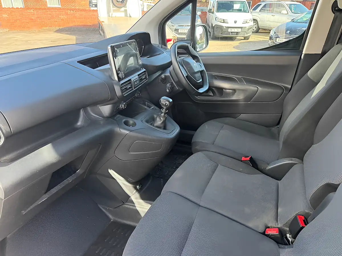 Used 2023 Peugeot Partner Professional Premium Cumulus Grey - Interior and Exterior details 6