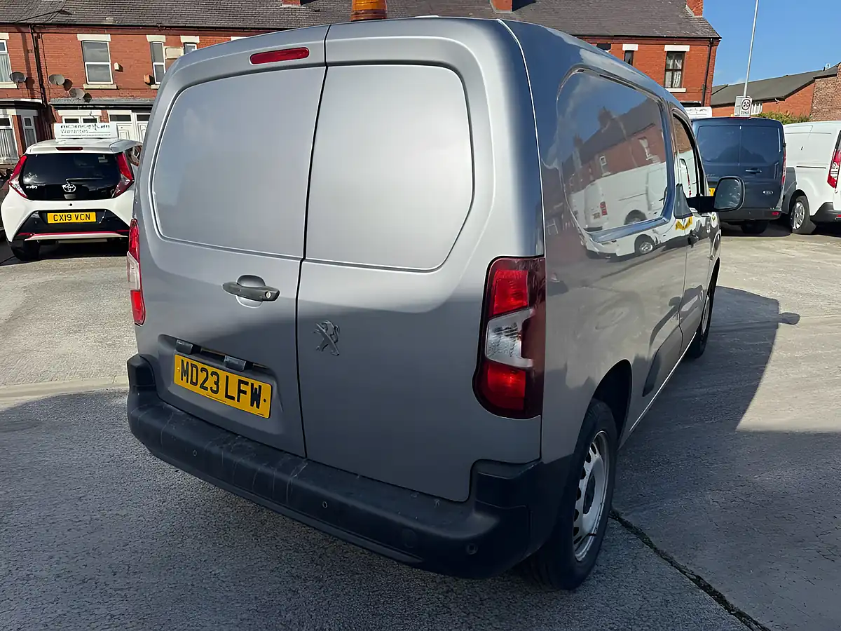 Used 2023 Peugeot Partner Professional Premium Cumulus Grey - Interior and Exterior details 8