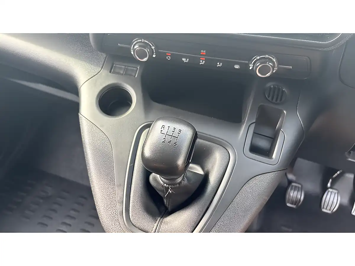 Used 2023 Peugeot Partner Professional Premium + Ice White - Interior and Exterior details 14