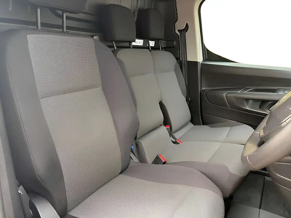 Used 2023 Peugeot Partner Professional Premium Ice White - Interior and Exterior details 12