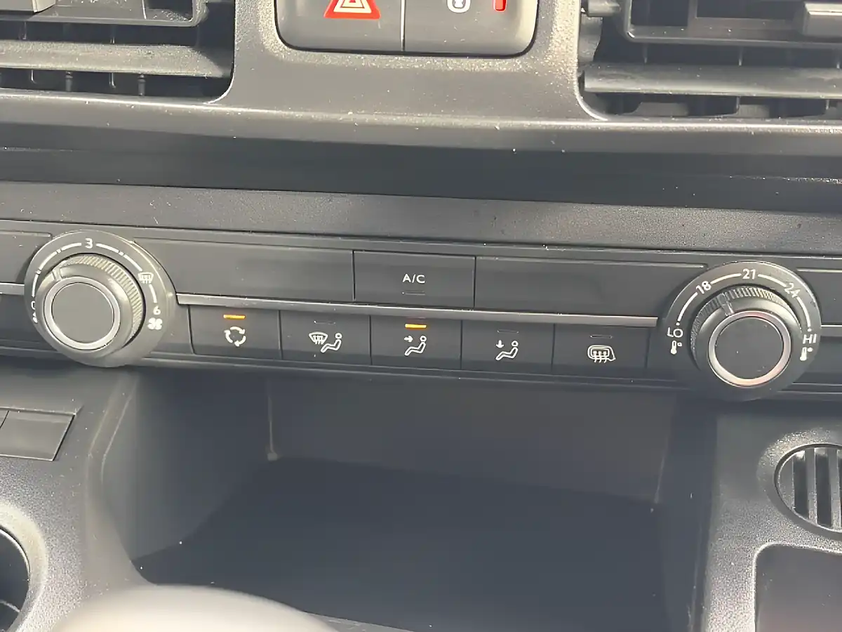 Used 2023 Peugeot Partner Professional Premium Ice White - Interior and Exterior details 15