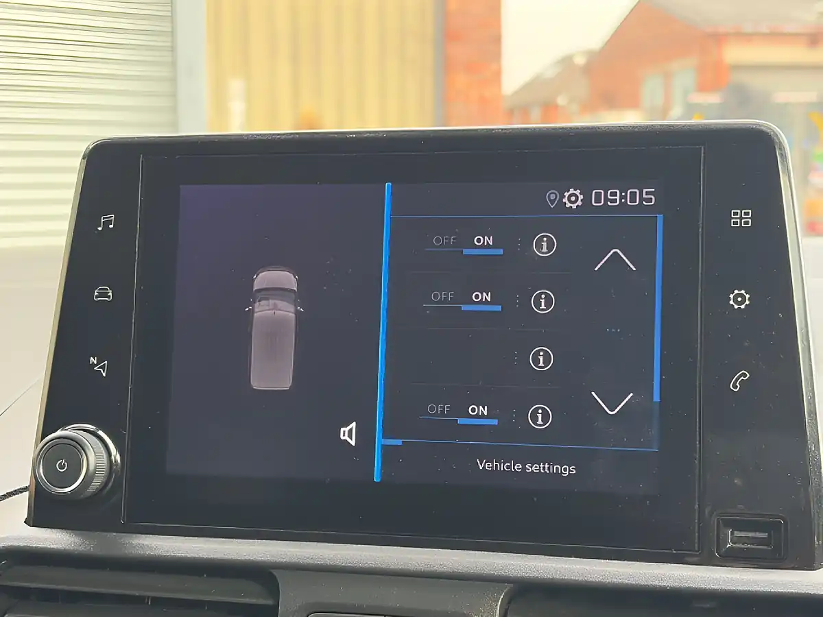 Used 2023 Peugeot Partner Professional Premium Ice White - Interior and Exterior details 18