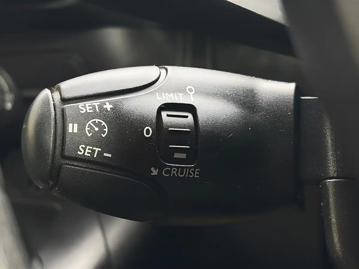 Used 2023 Peugeot Partner Professional Premium Ice White - Interior and Exterior details 19