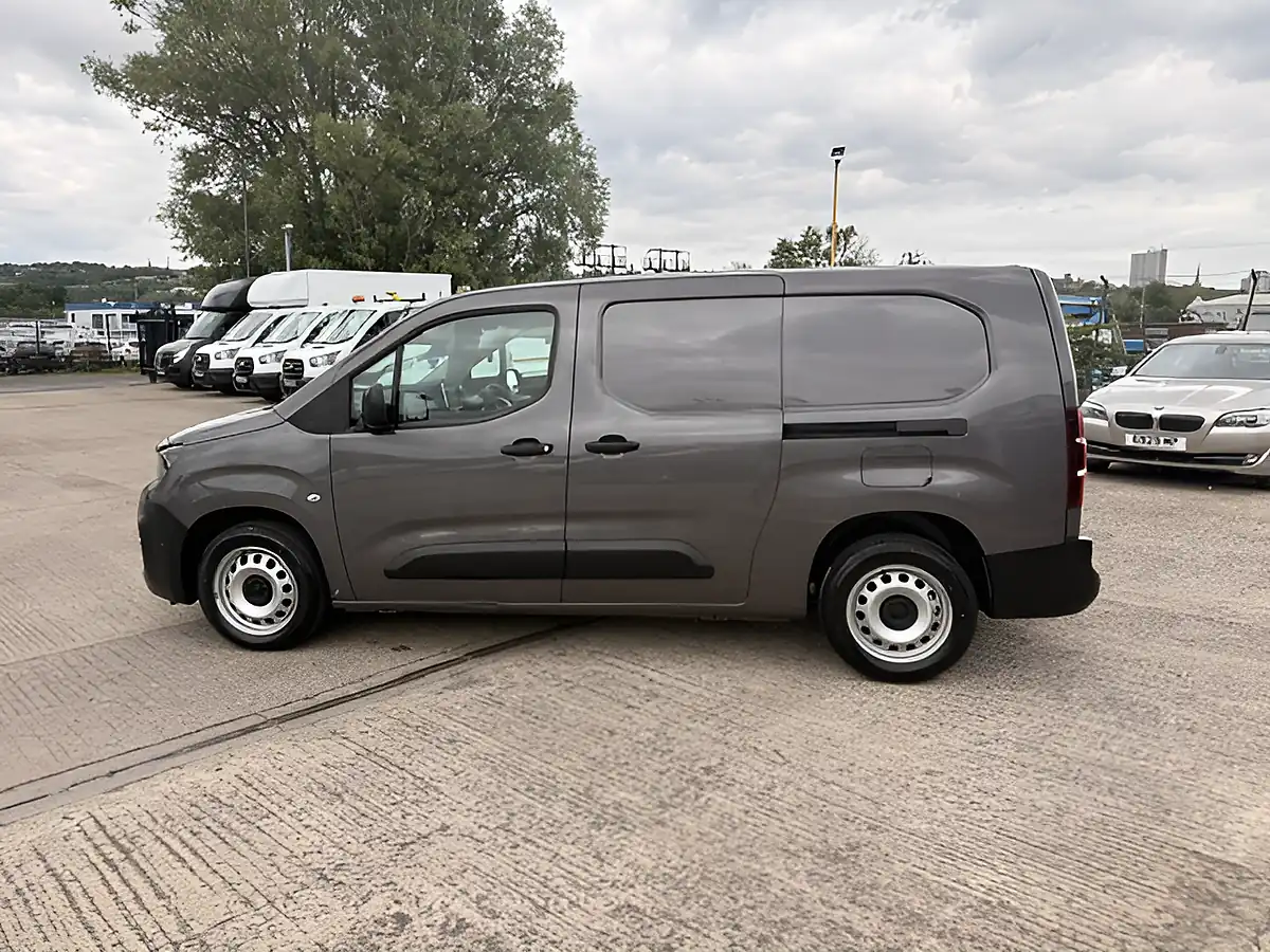 Used 2023 Peugeot Partner Professional Premium Long Crew Lwb Grey - Interior and Exterior details 8