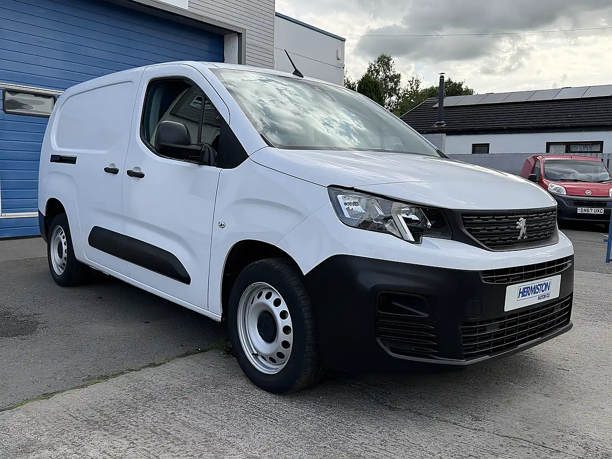 Used 2023 Peugeot Partner Professional Premium Long Crew Van Double Cab White - Interior and Exterior details 2