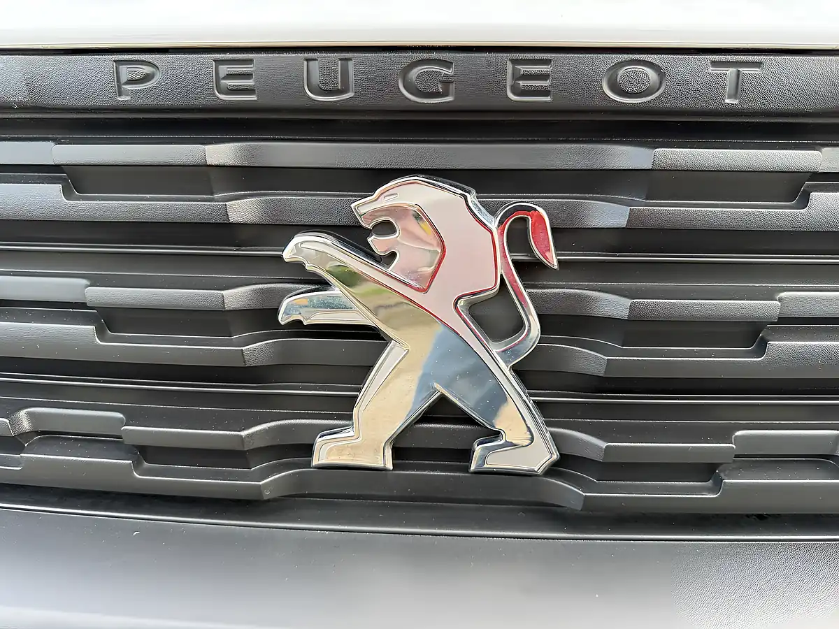 Used 2023 Peugeot Partner Professional Premium Long Crew Van Double Cab White - Interior and Exterior details 20