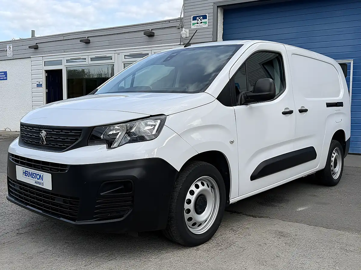 Used 2023 Peugeot Partner Professional Premium Long Crew Van Double Cab White - Interior and Exterior details 4