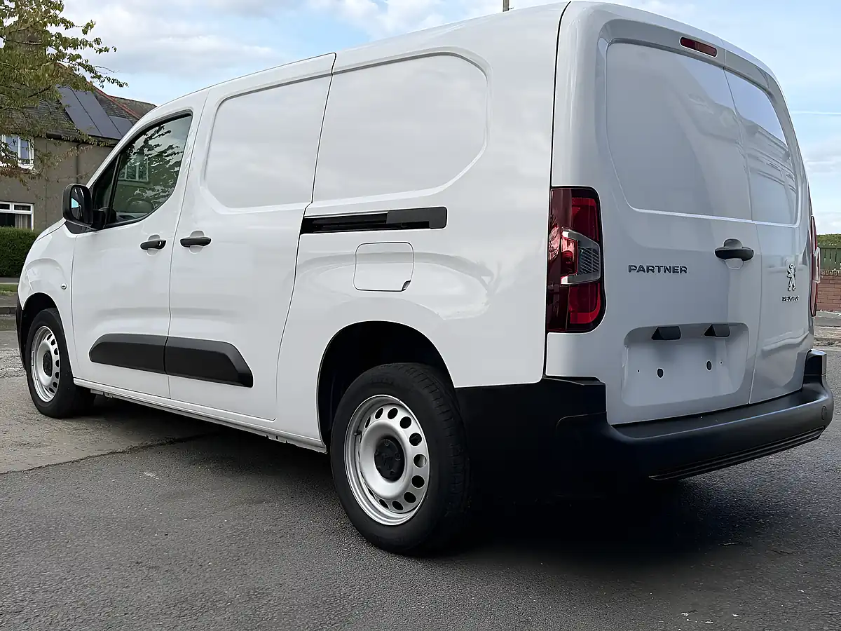Used 2023 Peugeot Partner Professional Premium Long Crew Van Double Cab White - Interior and Exterior details 7