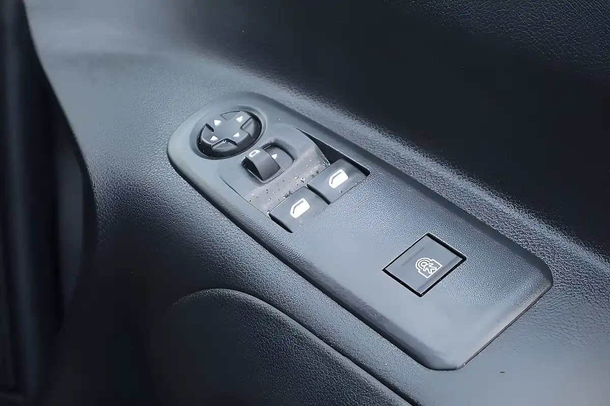 Used 2023 Peugeot Partner Professional Premium Nimbus Grey - Interior and Exterior details 16
