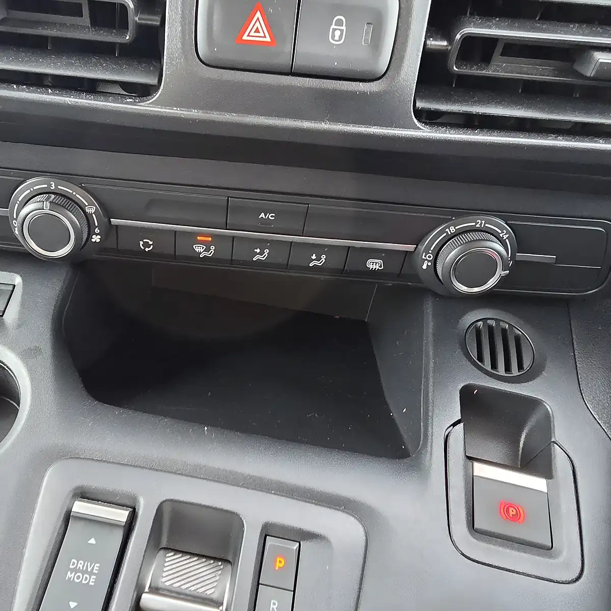 Used 2023 Peugeot Partner Professional Premium Plus Alpine White - Interior and Exterior details 19