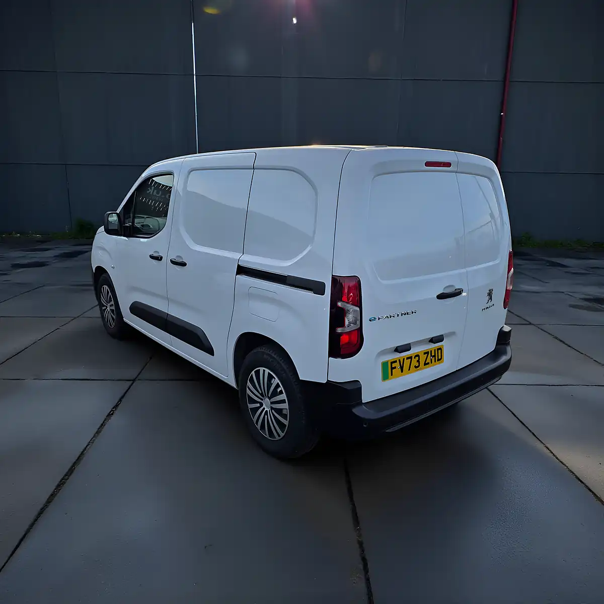 Used 2023 Peugeot Partner Professional Premium Plus Alpine White - Interior and Exterior details 4