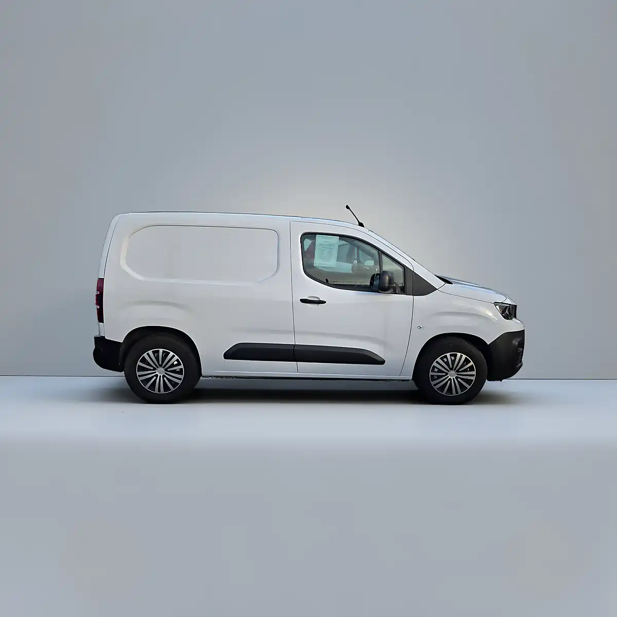 Used 2023 Peugeot Partner Professional Premium Plus Alpine White - Interior and Exterior details 9
