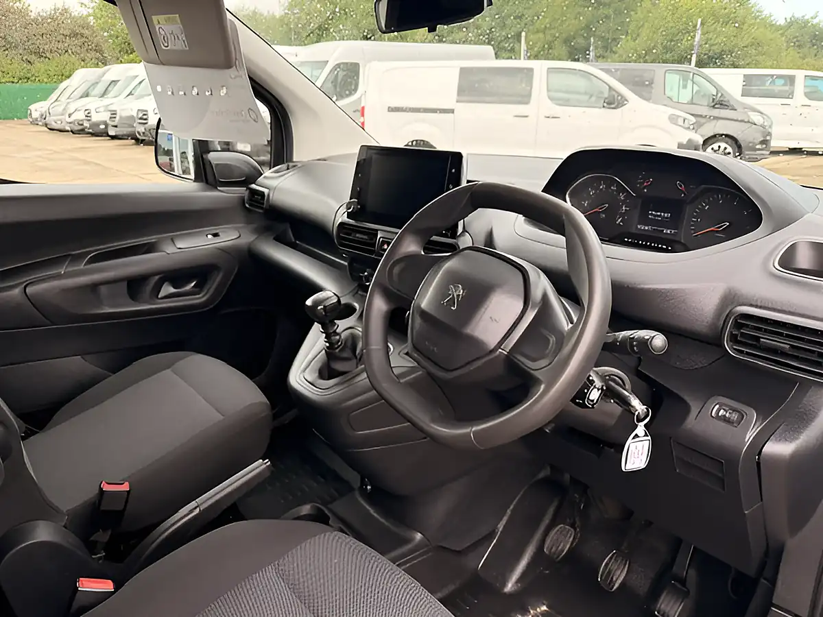 Used 2023 Peugeot Partner Professional Premium Plus Grey - Interior and Exterior details 17